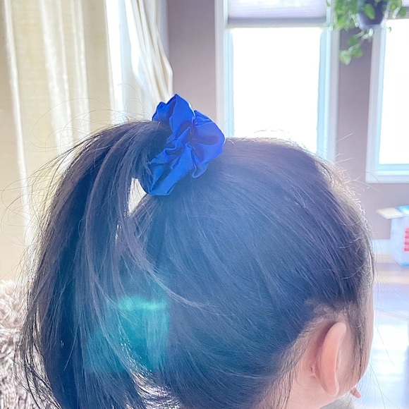 Mini scrunchies/ hair tie/ scrunchies - Picture 3 of 6